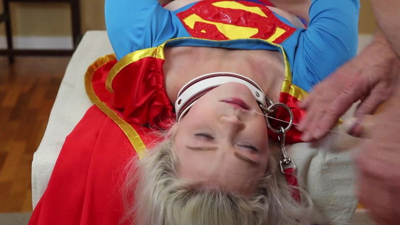 Azure Sky Films: Supergirl Kay Carter en esclavitud es humillada con garganta profunda,...
