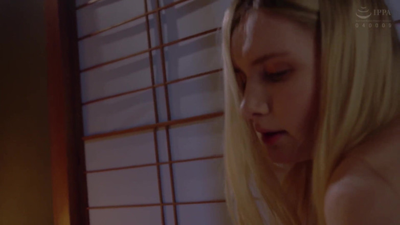 Eagle-Special: Frumoasă soție scandinavă cu sâni mari și talie zveltă este futută...