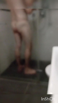 Sprchování a stříkání po holení koulí