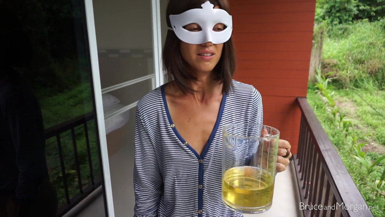 Bruce-and-Morgan: 我得到1.3l的小便!!