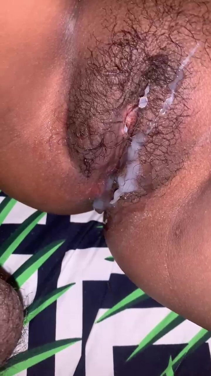 Indo free sex: Un hombre que tiene sexo con su amigo.
