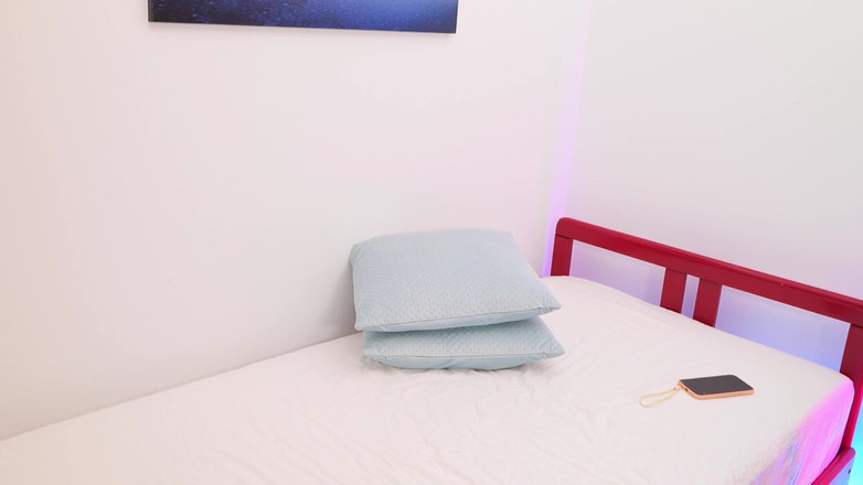 Stella Cardo: Mengisap dengan bibir seksi