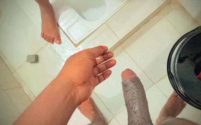 Riyamoni: I Had Sex with a Fat Girlfriend Today Too, She's...