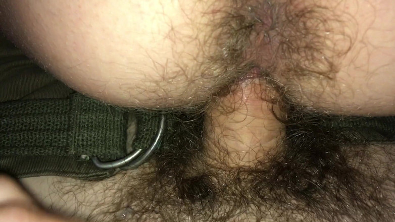 Risky Hairy Couple: Coppia impercellina scopata sul bus