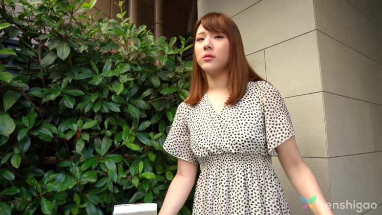 Tenshigao: Yuri Is a Lonely Girl Who Sees Our Online Ad...