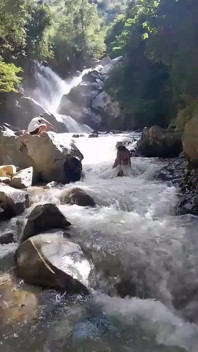 Sexy Couple Wants to Have Sex in the Jungle