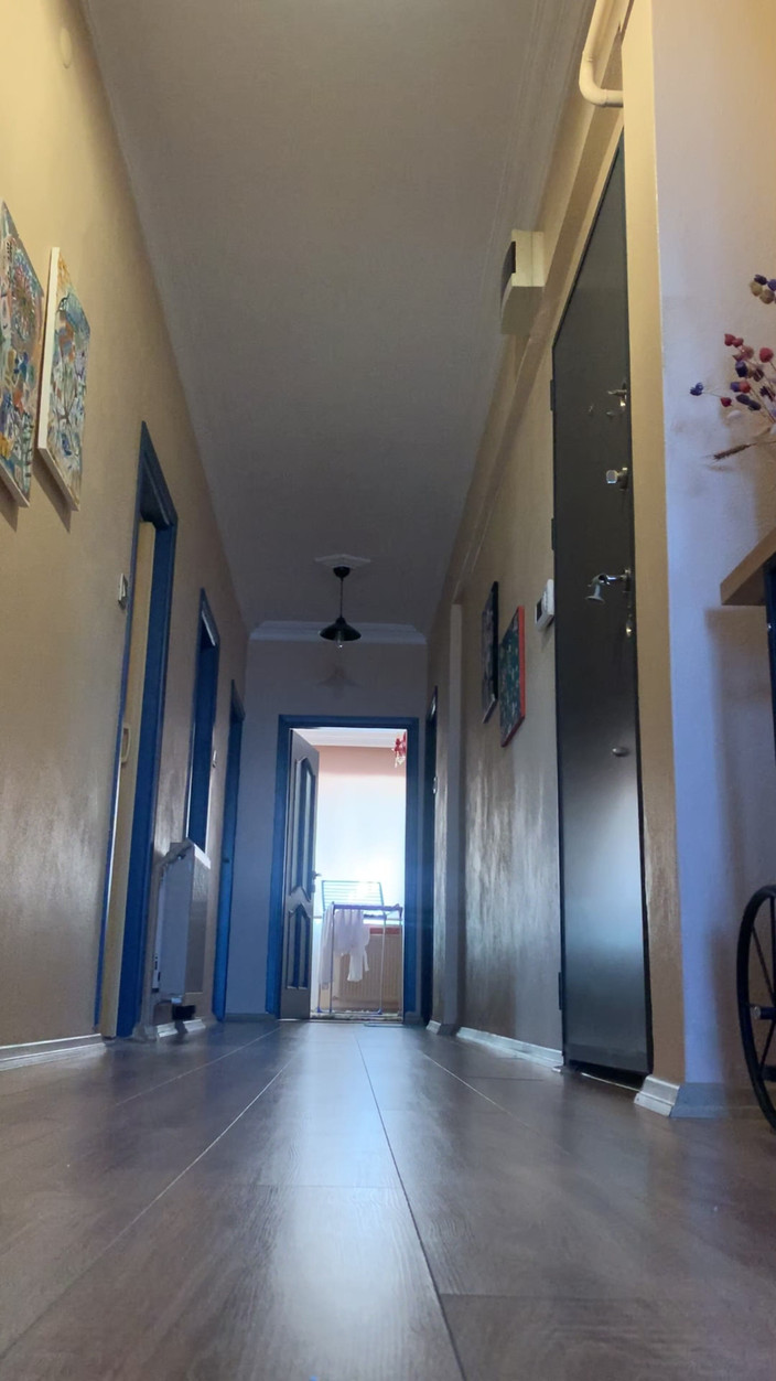 cd_aysemmm: Ich habe dem pizzaboy meinen schwanz gezeigt (kein bh, kein höschen)