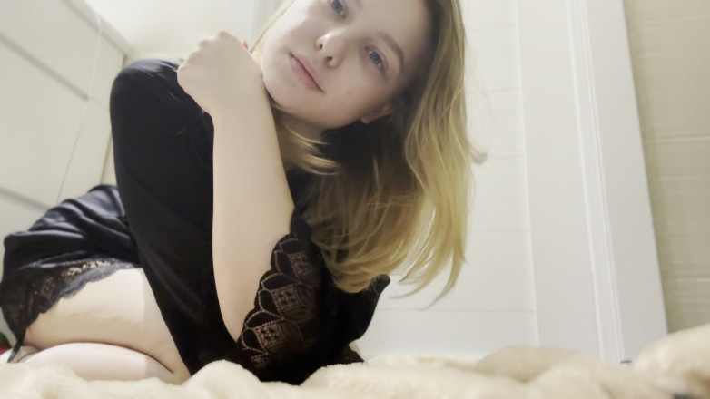 JuiceLussie: Škádlení s striptýzem a sát tak velké dildo. Jucielussie