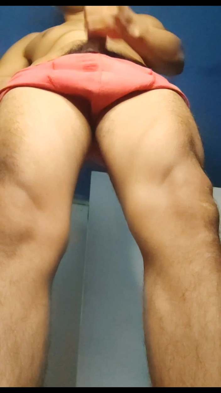 Hornyboy2058: 빨간 속옷을 입고 하드코어하게 따먹히는 핫한 스트레이트 남자 - 아래에서 보기