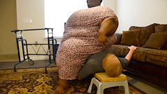 Full Weight Productions: Mz. пухнастий відчуває жорстку дошку