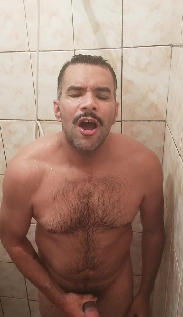 Thiagu hunter 35: Branlette en colère et excitée