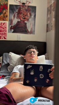 Colombian Masturbating! While Watching Porn on His Tablet