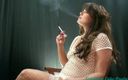 Wicked Smoking Stepmothers: Tante girang lagi asik merokok, masturbasi &amp;amp; pose