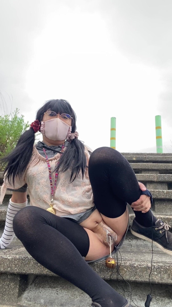 megu2002: No255 एक्सपोज़र सीढ़ियों पर खेलें