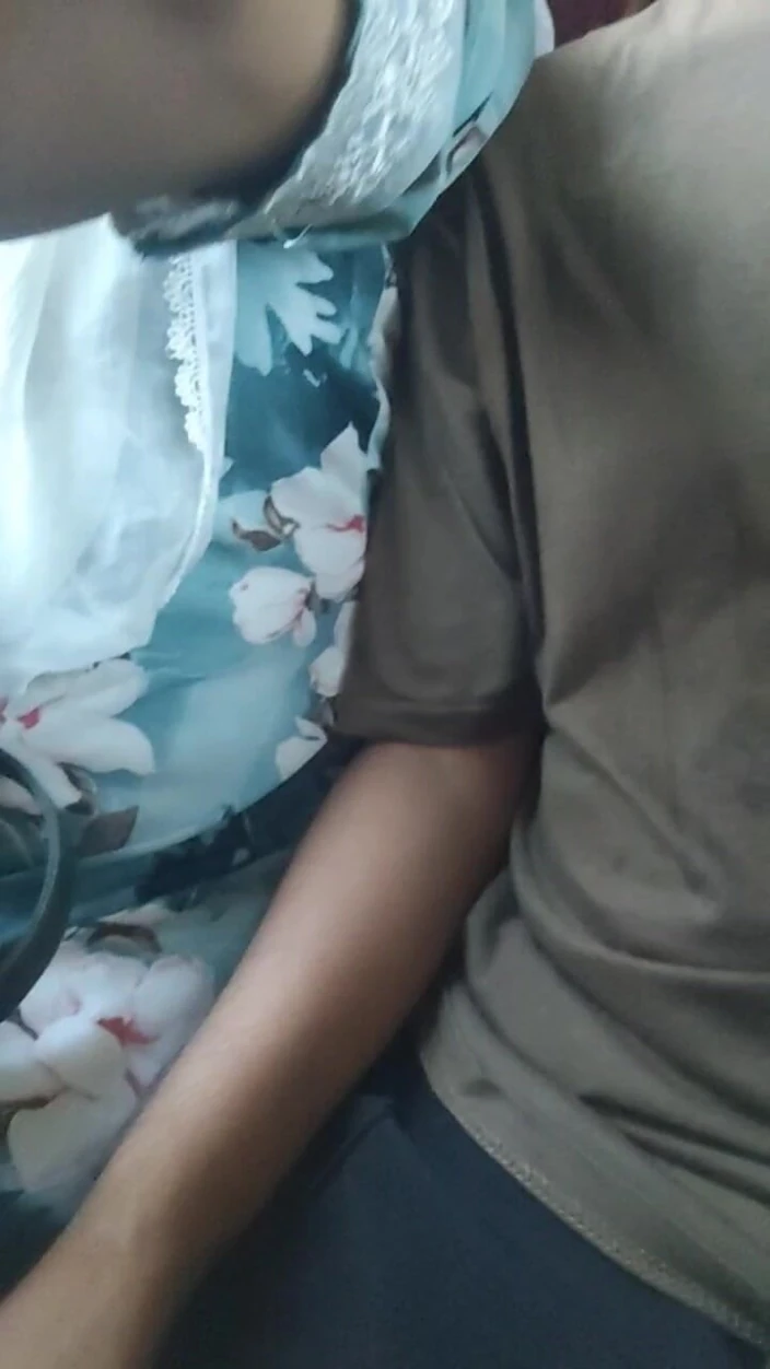 Pretty Stepsister Wants to Suck Me