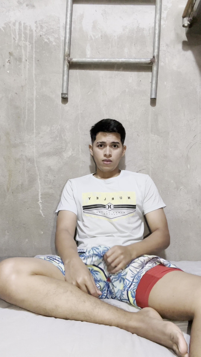 Chicos Virales: Alan Tokers Masturbuje Ve Svém Pokoji