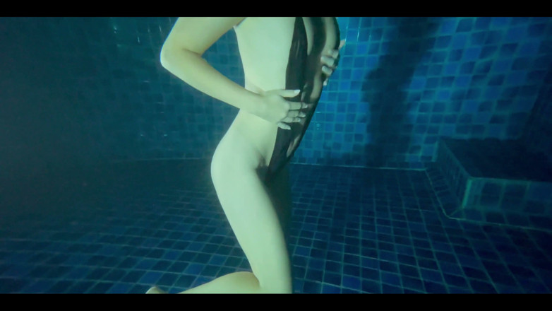 MrsVictoria: Do You Think This Swimsuit Is Appropriate for a Pool?