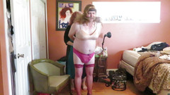 BBW nurse Vicki adventures with friends: Britney je svázaná ořezaná a umístěna v přísavkách od paní...