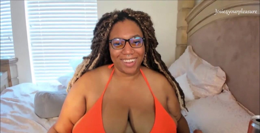 Josie4yourpleasure: Zábava v mých lil oranžových bikinách. Mokrá ústa a kundička.