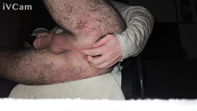 Cummyboy90: Моя волосатая тугая задница готова, чтобы ее трахнули.