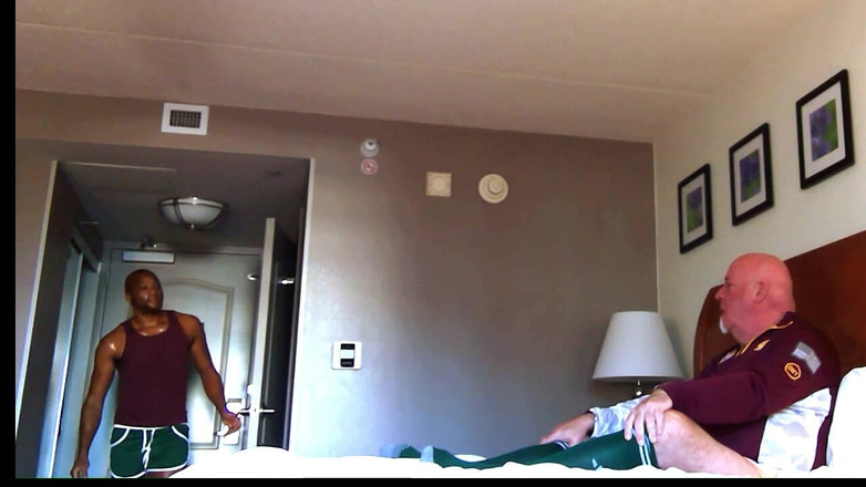 Kenniejai: Kennie Jai Gets Massaged From Coach