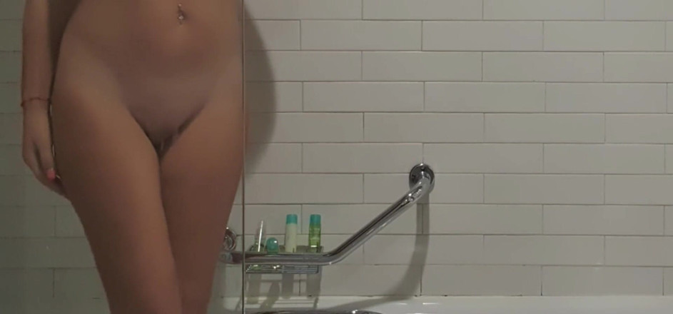 Limbetm: Shower hot play. Horny naked teen
