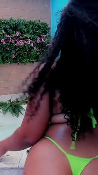 Look How She Shakes That Big Ass
