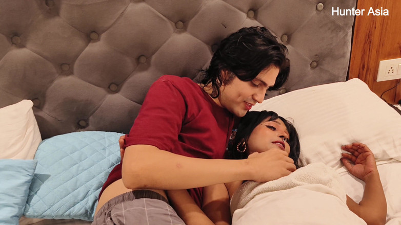 hunter Asia: Horny Stepson Shares Bed with Stepmom - 1