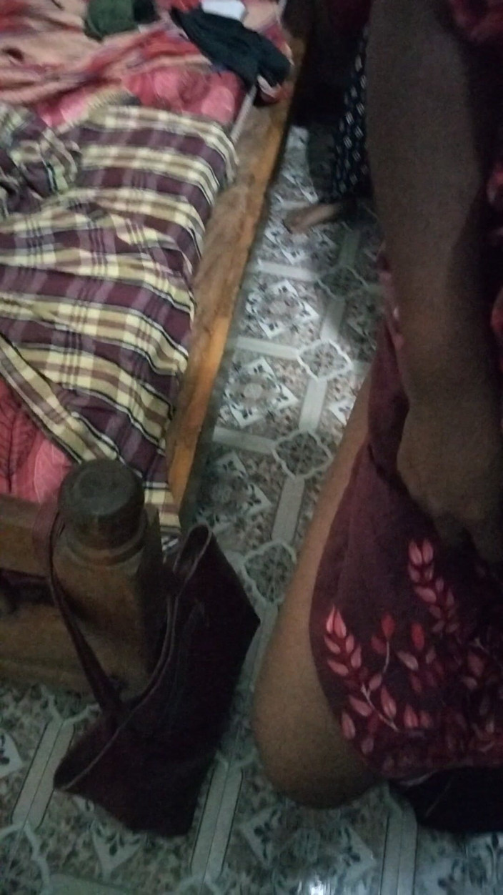 Tamil lesbian: Цицьки торкаються гарячої розмови