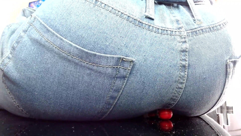 Maeling: Tiny Neighbor Trampled in Denim Jeans and Ass Stifled Ignorant