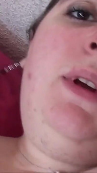 Hladová bbw brunetka tvrdě sodomizovaná a vystříkaná pro její sextape v POV