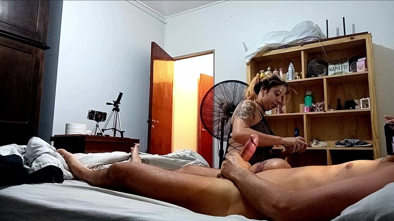 Bananacaseros: Za kamerou, jak šukám svou velkou nevlastní dceru, když moje žena odchází...