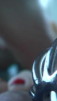 Estrela pornô de treinamento com pés e escravos