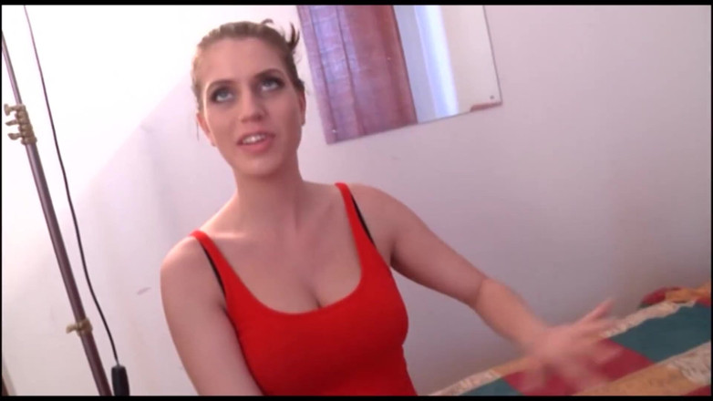 German amateur - 100% German hardcore videos: Cewek imut bertubuh kurus memeknya dientot di ruangan casting