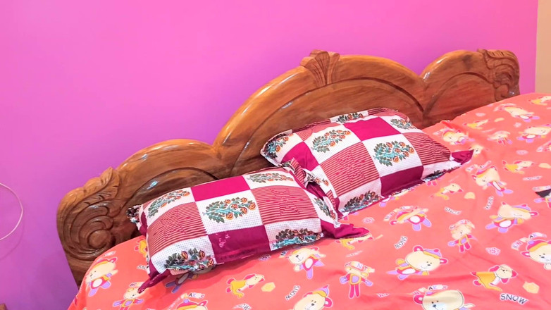 BIREA: 그녀의 보지 주스를 먹게 만든 인도 인도 인도 바비, 사랑 주스.