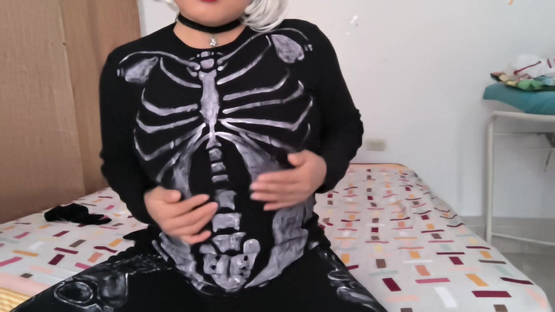 NEGRITA SEXY: Емо мамка любить робити домашнє порно, щоб похизуватися