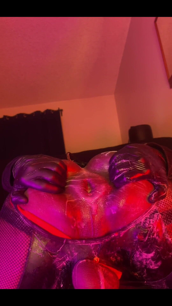 DipsoDeep: Seksowna puszczalska Femboy Gapes Hole z Dużym Dildo - Nasty Creamy...