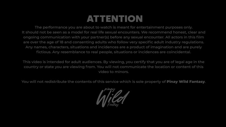 PinayWildHotCouple: Возбужденная подруга играет с собой