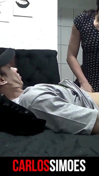 คู่รักไปดูหนังด้วยกันแต่ไม่ได้ดูจอเลยสักนิด