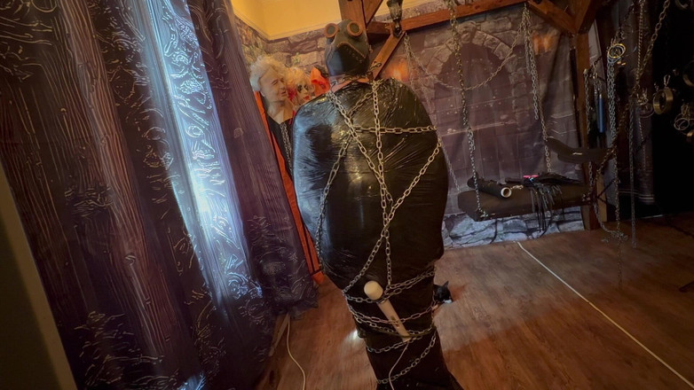 Aaexperiencesltd: Závěrečná část: - Domina Satana &amp; Bag Man v řetězech a paletách obal