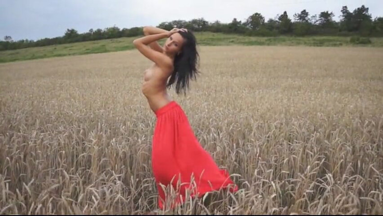 Watch4beauty: Poppy Girl