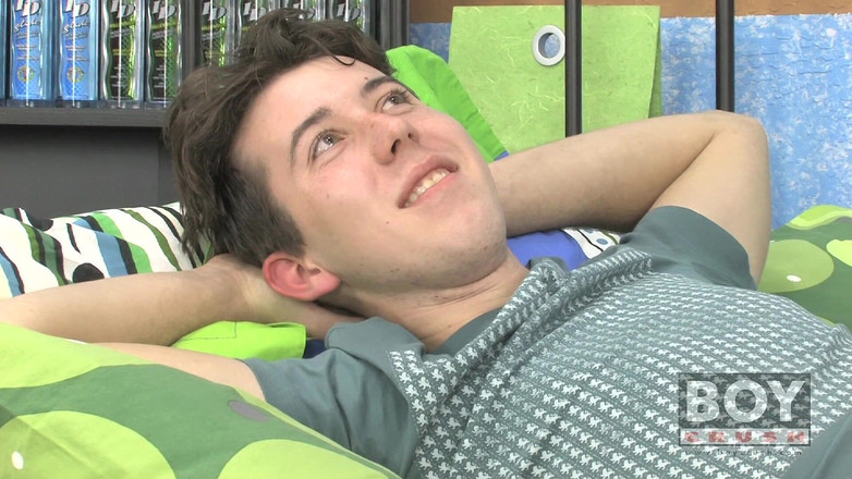 Boy Crush: Turnul Michael de Sticlă