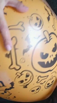 Halloween'de Balonlarla Çift Bitirin.
