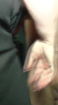 Gordita alemana de pelo corto y tetas caídas folla en medias de nylon