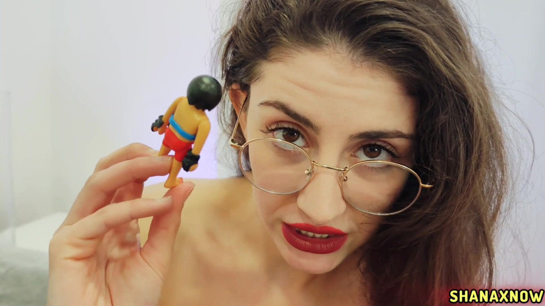 Shanaxnow: Fetish Playmobil Figurine Uvula dimakan oleh Giantess