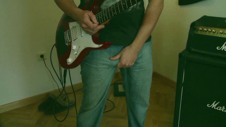 MILF stars: Baculatá brunetka kouří velký dong