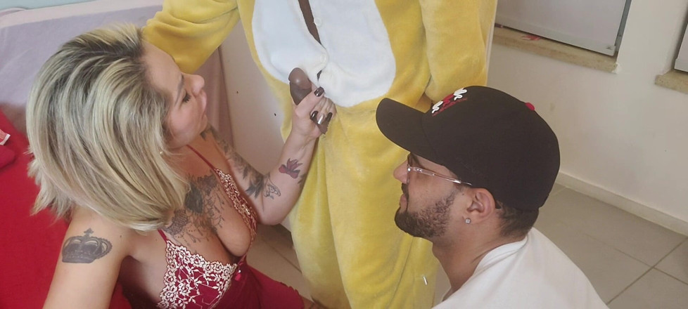 Tiffany Montavani: Wife Receives a Dwarf as a Gift From Her Husband
