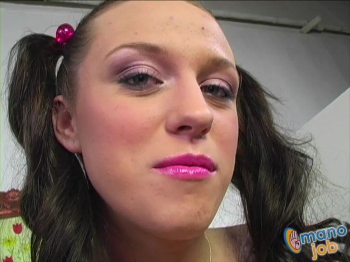 Mano Job: Moment de branle avec Tina