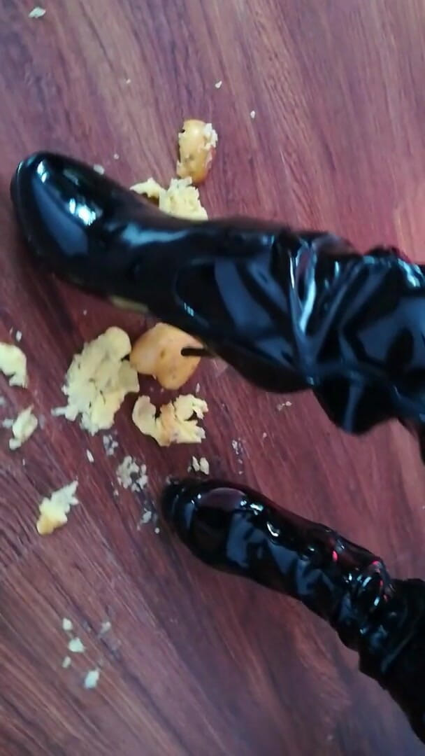 Lady Daniela -: The lady in beautiful boots crushes potatoes