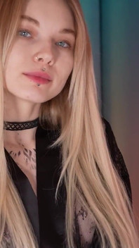 Sexy mädchen liebt es, einen schwanz zu reiten. Sexvideo